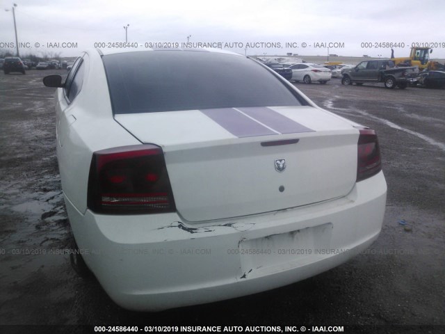 2B3LA43G56H402113 - 2006 DODGE CHARGER SE/SXT WHITE photo 6