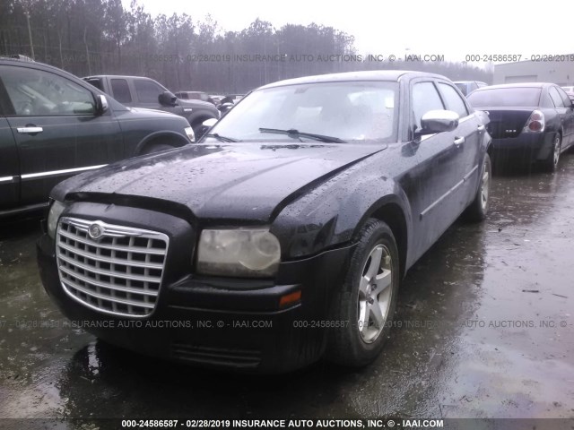 2C3LA43R87H739249 - 2007 CHRYSLER 300 BLACK photo 2