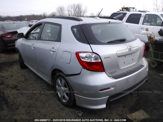 2T1LE40E29C006404 - 2009 TOYOTA COROLLA MATRIX S SILVER photo 3