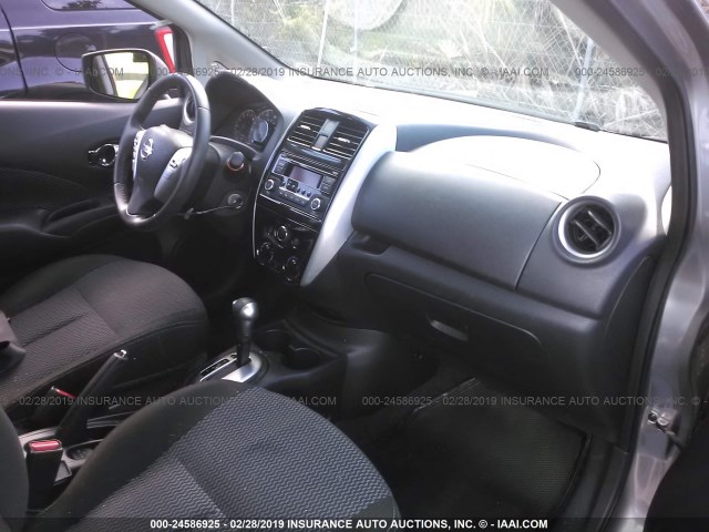 3N1CE2CP9FL414735 - 2015 NISSAN VERSA NOTE S/S PLUS/SV/SL/SR GRAY photo 5