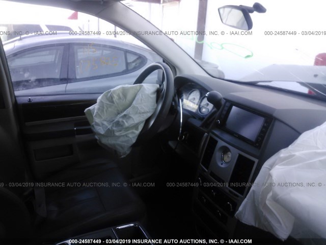 2A8HR54X79R600930 - 2009 CHRYSLER TOWN & COUNTRY TOURING Light Blue photo 5