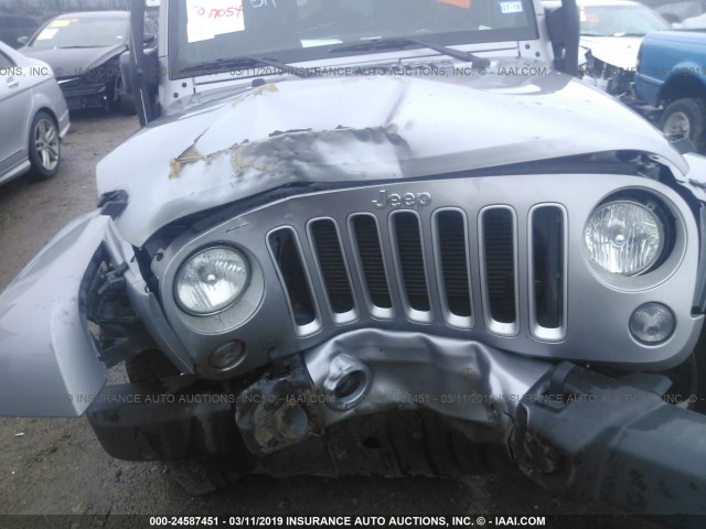 1C4HJWEG5GL229629 - 2016 JEEP WRANGLER UNLIMITE SAHARA SILVER photo 6