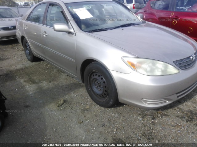 4T1BE32K82U063946 - 2002 TOYOTA CAMRY LE/XLE/SE GOLD photo 1