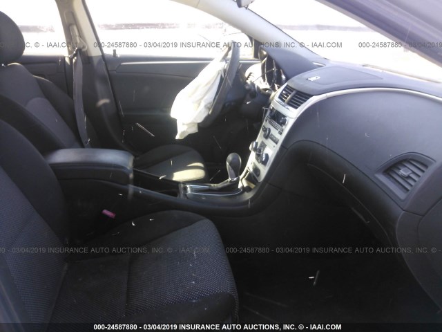 1G1ZC5E00AF179961 - 2010 CHEVROLET MALIBU 1LT 银色 照片 5