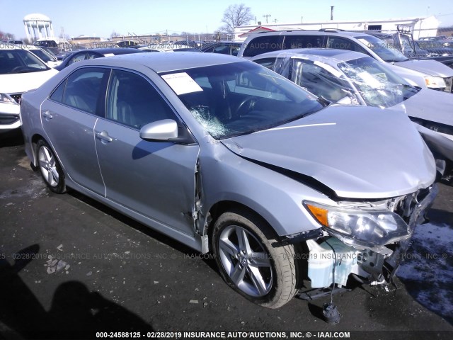 4T1BF1FK0DU269387 - 2013 TOYOTA CAMRY L/SE/LE/XLE 银色 照片 1