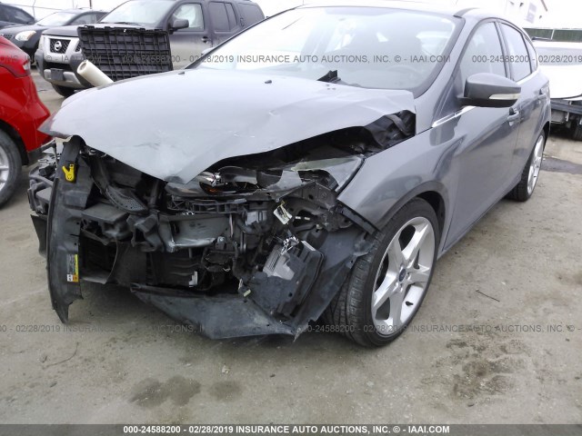 1FADP3N20DL116639 - 2013 FORD FOCUS TITANIUM GRAY photo 2