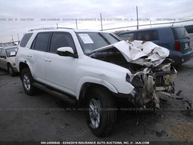 JTEBU5JR2H5465171 - 2017 TOYOTA 4RUNNER SR5 PREM/LTDL/TRAIL/TRD WHITE photo 1