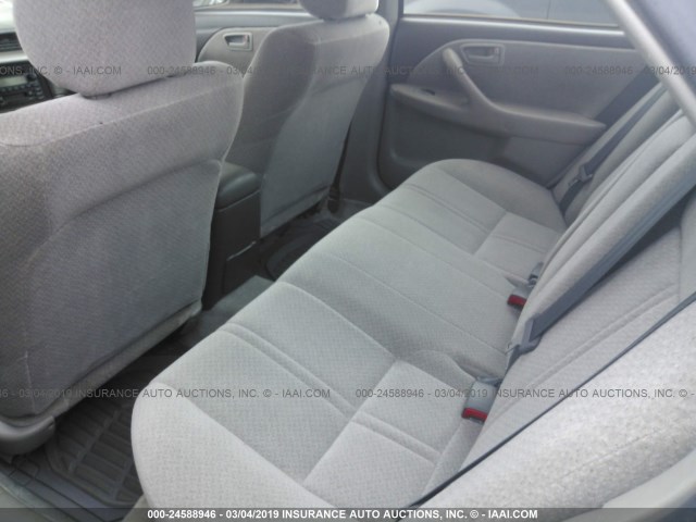 JT2BG22K5Y0407766 - 2000 TOYOTA CAMRY CE/LE/XLE GRAY photo 8