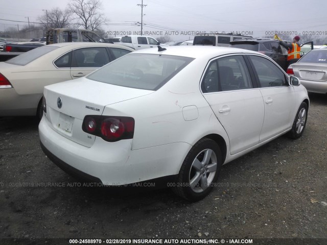 3VWRZ71K19M161325 - 2009 VOLKSWAGEN JETTA SE/SEL WHITE photo 4