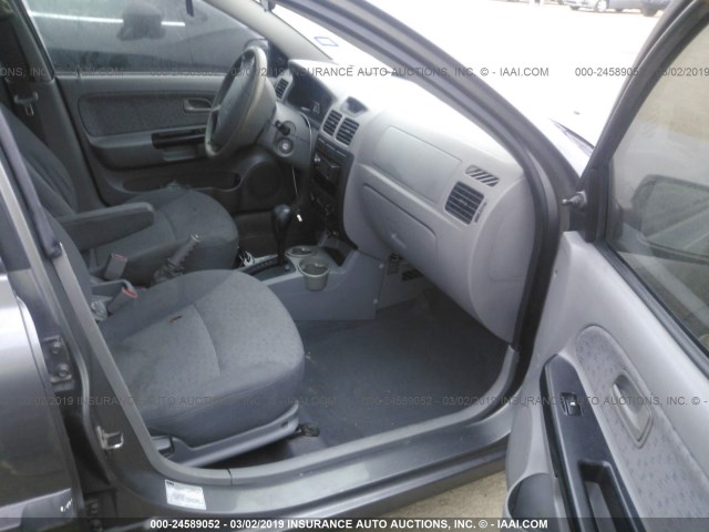 KNADC125636274793 - 2003 KIA RIO GRAY photo 5