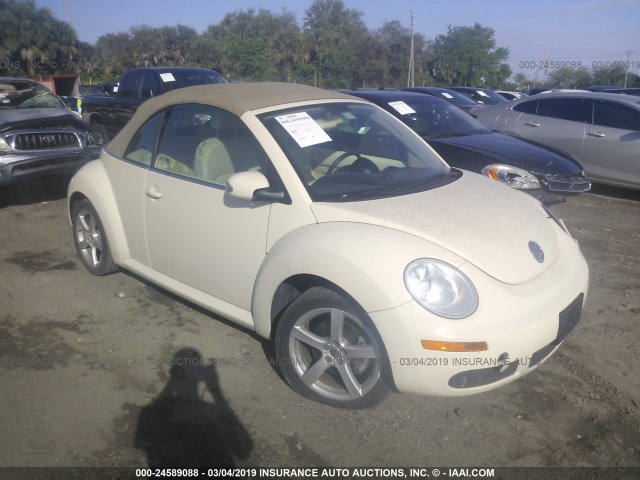 3VWPF31Y38M415645 - 2008 VOLKSWAGEN NEW BEETLE CONVERTIBLE S WHITE photo 1