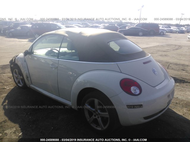 3VWPF31Y38M415645 - 2008 VOLKSWAGEN NEW BEETLE CONVERTIBLE S WHITE photo 3