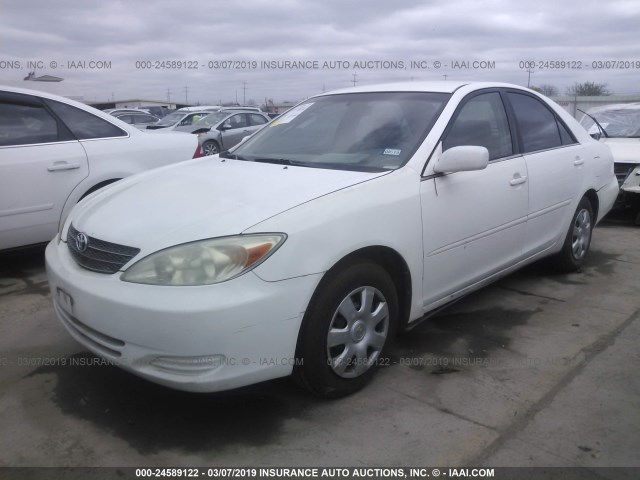 4T1BE32K83U235362 - 2003 TOYOTA CAMRY LE/XLE/SE WHITE photo 2