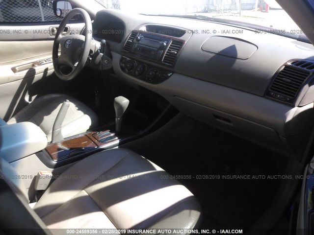 4T1BE32K32U063434 - 2002 TOYOTA CAMRY LE/XLE/SE RED photo 5