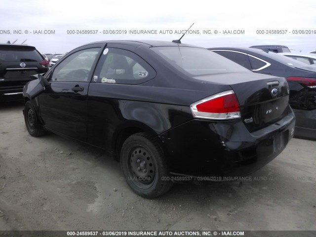 1FAHP32N58W286712 - 2008 FORD FOCUS S/SE BLACK photo 3