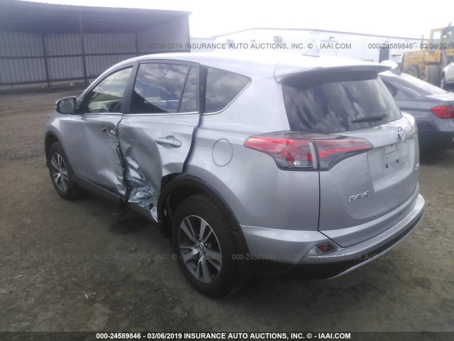 JTMWFREV2JJ183818 - 2018 TOYOTA RAV4 ADVENTURE/XLE Gümüş foto 3