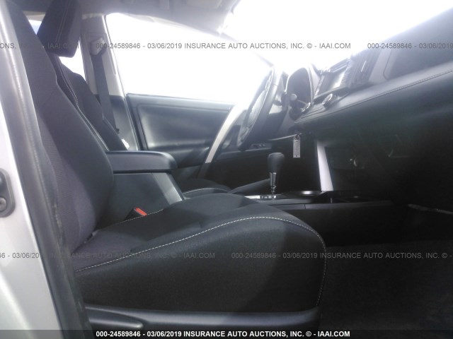 JTMWFREV2JJ183818 - 2018 TOYOTA RAV4 ADVENTURE/XLE Gümüş foto 5