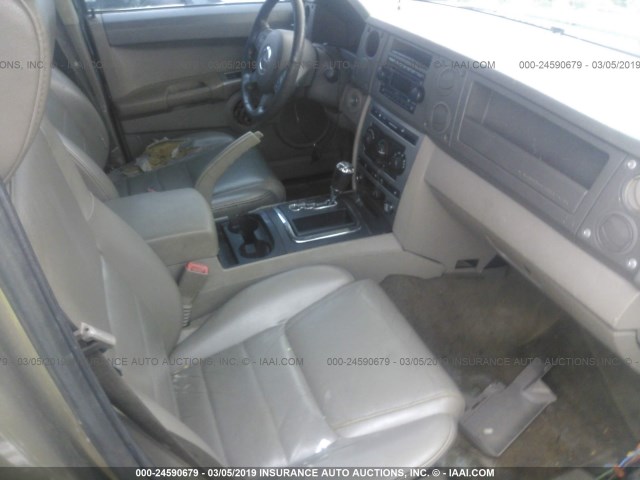 1J8HG48K56C271762 - 2006 JEEP COMMANDER GOLD photo 5
