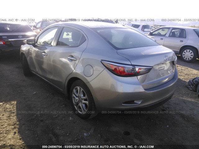 3MYDLBZV5GY101099 - 2016 TOYOTA SCION IA GRAY photo 3