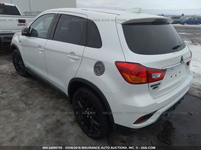 JA4AR3AU1JU006049 - 2018 MITSUBISHI OUTLANDER SPORT ES/SE WHITE photo 3