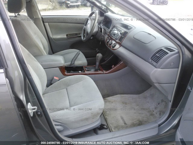 4T1BE32K03U641345 - 2003 TOYOTA CAMRY LE/XLE/SE GRAY photo 5