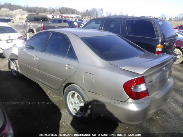 4T1BE32K52U532698 - 2002 TOYOTA CAMRY LE/XLE/SE GOLD photo 3