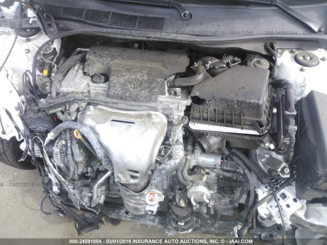 4T1BF1FK9HU772499 - 2017 TOYOTA CAMRY LE/XLE/SE/XSE WHITE photo 10