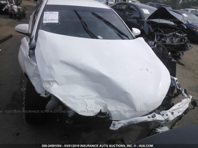 4T1BF1FK9HU772499 - 2017 TOYOTA CAMRY LE/XLE/SE/XSE WHITE photo 6