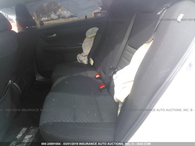4T1BF1FK9HU772499 - 2017 TOYOTA CAMRY LE/XLE/SE/XSE WHITE photo 8