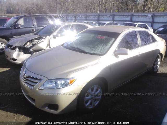 4T1BF3EK0BU752694 - 2011 TOYOTA CAMRY SE/LE/XLE GOLD photo 2