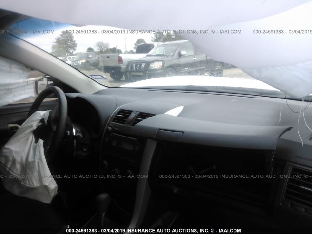 1NXBU40E69Z126865 - 2009 TOYOTA COROLLA S/LE/XLE WHITE photo 5