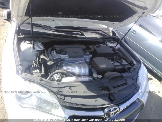 4T1BF1FK4HU439000 - 2017 TOYOTA CAMRY LE/XLE/SE/XSE WHITE photo 10