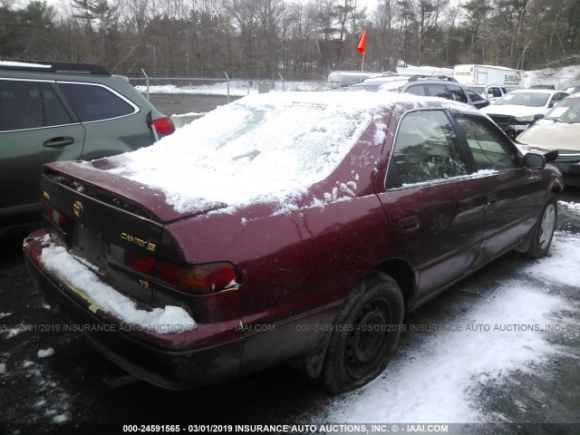 4T1BF28KXWU924757 - 1998 TOYOTA CAMRY CE/LE/XLE RED photo 4