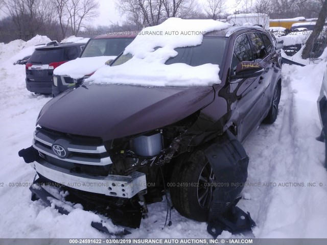 5TDJZRFHXJS884863 - 2018 TOYOTA HIGHLANDER SE/XLE MAROON photo 2