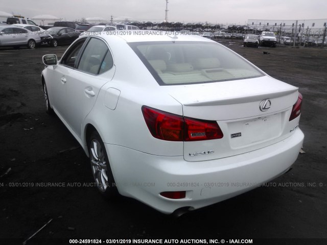 JTHCK262185025143 - 2008 LEXUS IS 250 WHITE photo 3