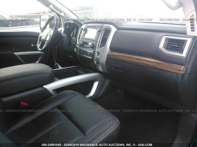 1N6AA1E68JN546387 - 2018 NISSAN TITAN SV/SL/PLATINUM RESERVE BLACK photo 5