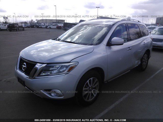 5N1AR2MMXEC618673 - 2014 NISSAN PATHFINDER S/SV/SL/PLATINUM SILVER photo 2