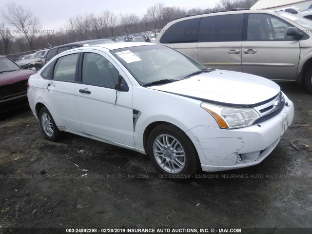 1FAHP35N48W280024 - 2008 FORD FOCUS SE/SEL/SES WHITE photo 1