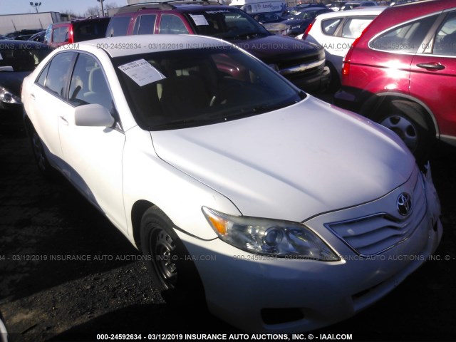 4T4BF3EK9BR215991 - 2011 TOYOTA CAMRY SE/LE/XLE 白色 照片 1