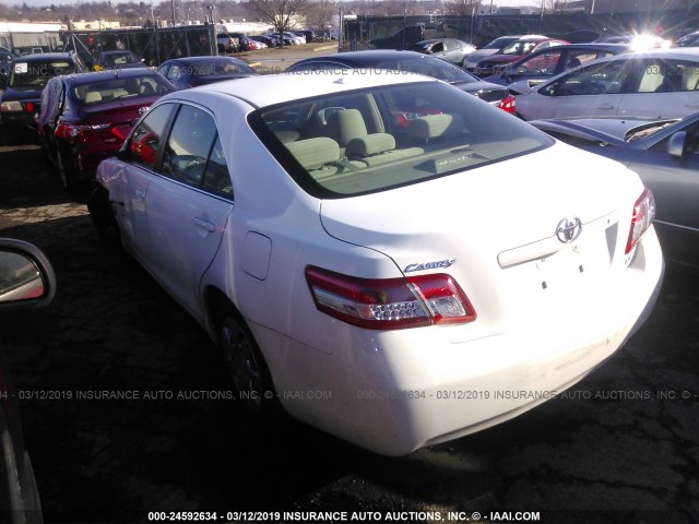 4T4BF3EK9BR215991 - 2011 TOYOTA CAMRY SE/LE/XLE 白色 照片 3