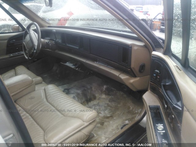 1G4CU521XR1603626 - 1994 BUICK PARK AVENUE ULTRA BEIGE photo 5