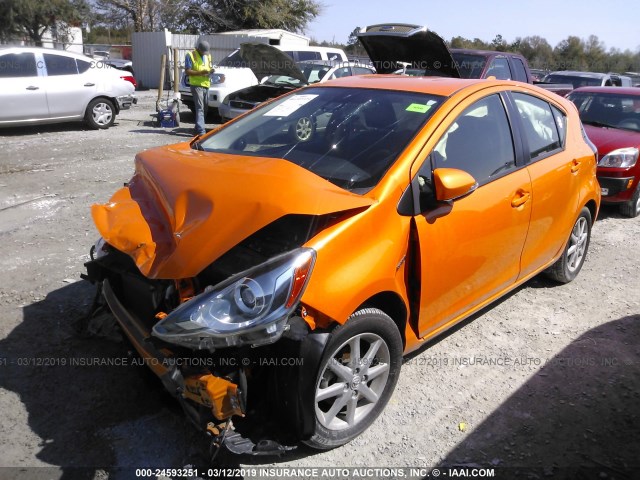 JTDKDTB30G1129074 - 2016 TOYOTA PRIUS C ORANGE photo 2