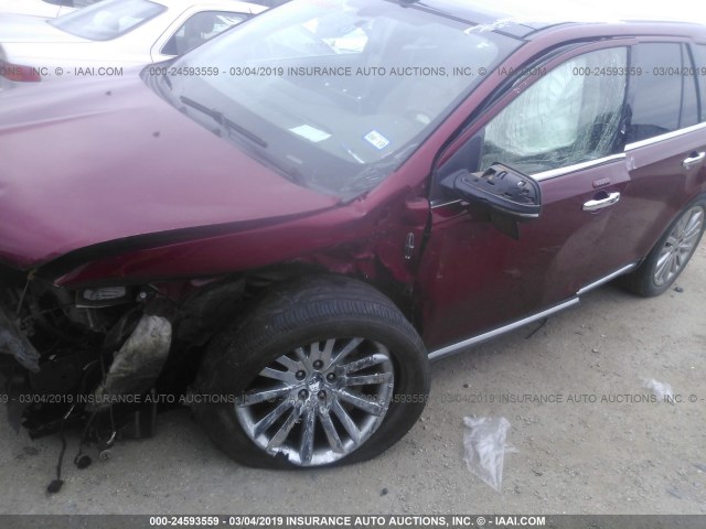 2LMDJ6JK1DBL05982 - 2013 LINCOLN MKX RED photo 6