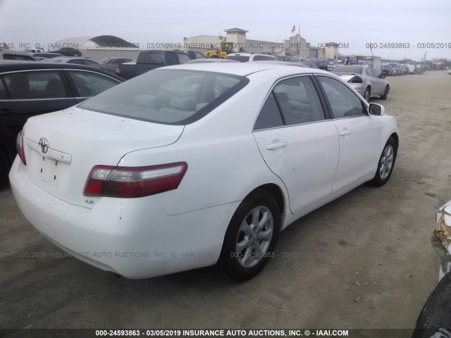 4T1BE46K57U693480 - 2007 TOYOTA CAMRY NEW GENERAT CE/LE/XLE/SE WHITE photo 4