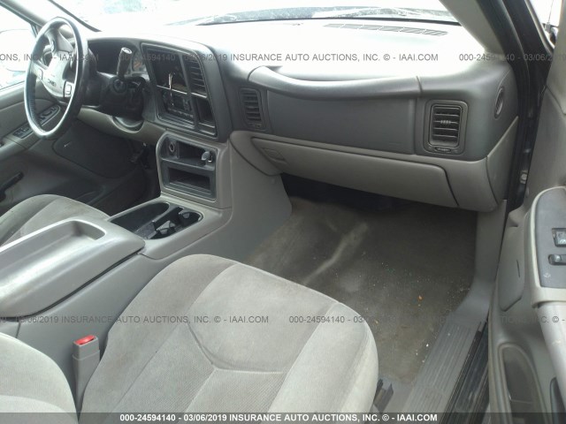 1GKEK13T75R115861 - 2005 GMC YUKON GRAY photo 5