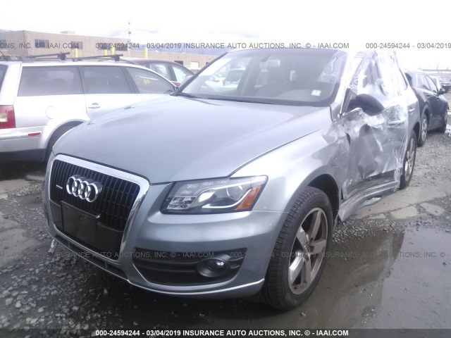 WA1LKAFP8AA064777 - 2010 AUDI Q5 PREMIUM PLUS GRAY photo 2