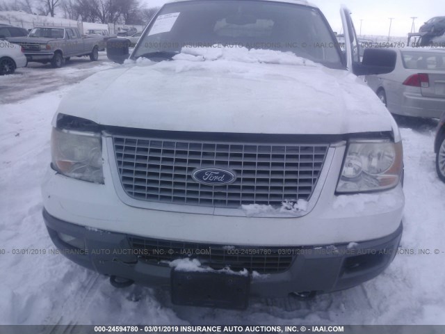 1FMFU16L24LA70217 - 2004 FORD EXPEDITION XLT WHITE photo 6