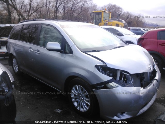 5TDYK3DC4BS145898 - 2011 TOYOTA SIENNA XLE/LIMITED SILVER photo 1