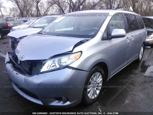 5TDYK3DC4BS145898 - 2011 TOYOTA SIENNA XLE/LIMITED SILVER photo 2