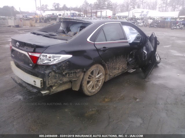 4T1BF1FK4FU040908 - 2015 TOYOTA CAMRY LE/XLE/SE/XSE შავი ფოტო 4
